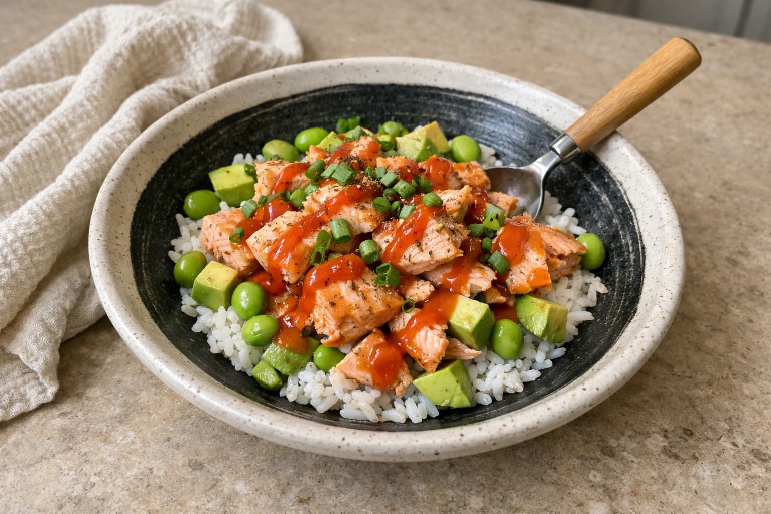 Sriracha Salmon Rice Bowl - dinner recipe, 635 calories per serving